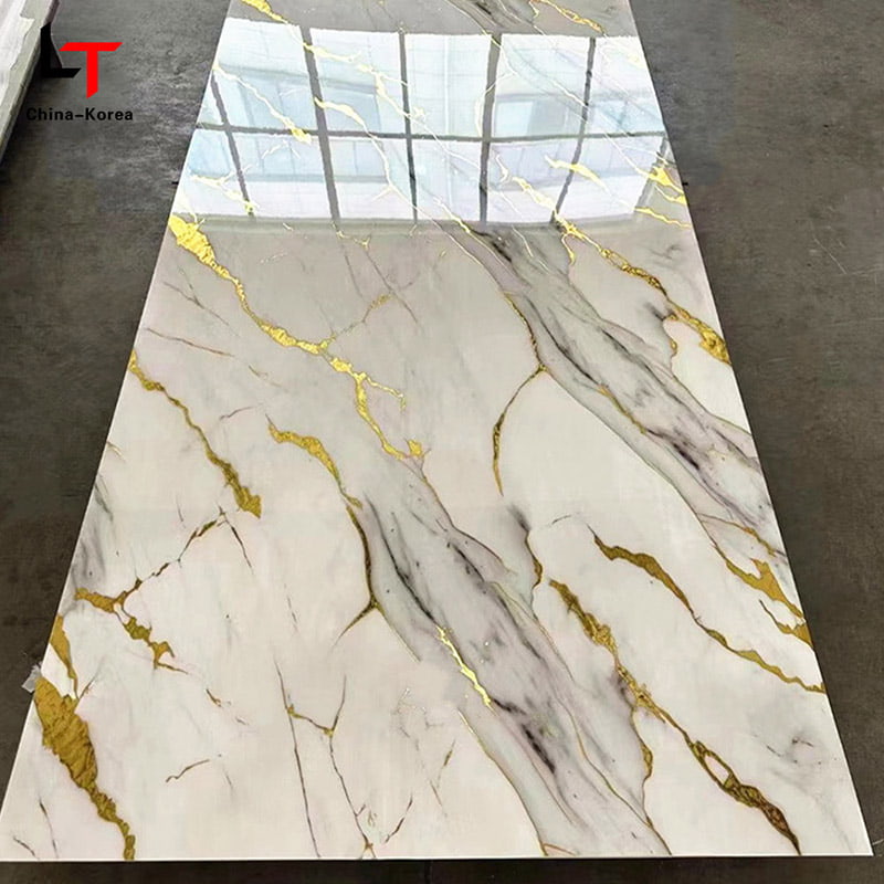 Vodotesná 1220 × 2440 mm 3 mm PVC UV doska pre interiér Dekorácia nástenného panelu s vysokým leskom pre dekoráciu domácej kancelárie